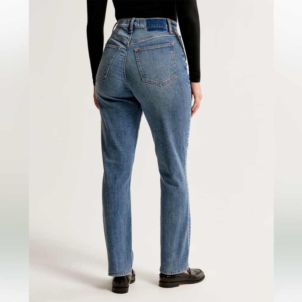 Curve Love Ultra High Rise 90s Slim Straight Jean